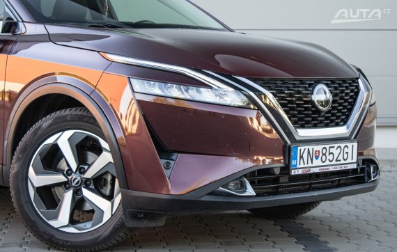 Nissan Qashqai 1.3 DIG-T 140 Mild Hybrid N-Connecta, 103kW, M6 / AJ NA SPLÁTKY / PROTIÚČET / 2023 červená