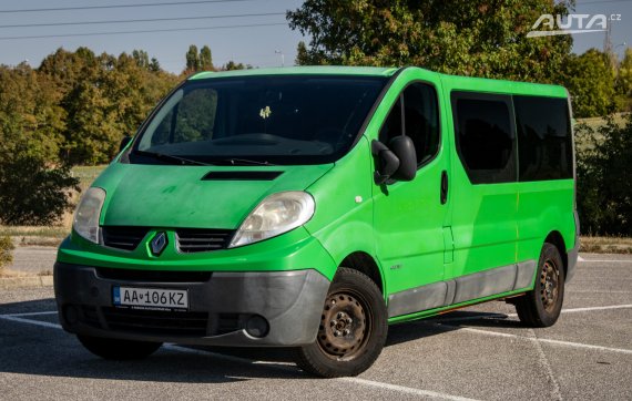 Renault Trafic Furgon 2.0 dCi 115k L2H1P2, 84kW, M6 / AJ NA SPLÁTKY / PROTIÚČET / 2011 - hlavní pohled