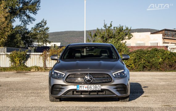 Mercedes-Benz E trieda Sedan 220 d 4MATIC A/T AMG Line, 143kW, A9, ZÁRUKA / AJ NA SPLÁTKY / PROTIÚČET / 2020 stříbrná metalíza