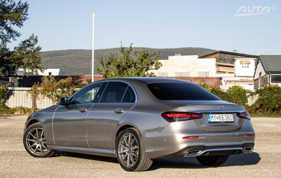 Mercedes-Benz E trieda Sedan 220 d 4MATIC A/T AMG Line, 143kW, A9, ZÁRUKA / AJ NA SPLÁTKY / PROTIÚČET / 2020 stříbrná metalíza