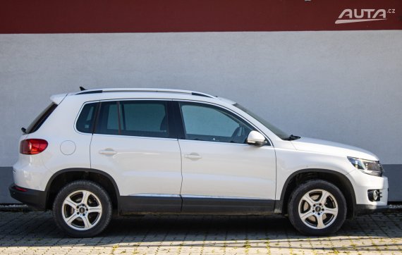 Volkswagen Tiguan 2.0 TDI 4x4, 103kW (2011) / AJ NA SPLÁTKY / PROTIÚČET / 2011 bílá