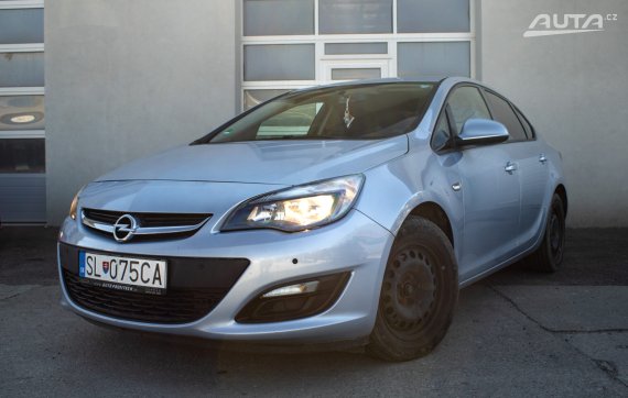 Opel Astra Notchback 1.6 CDTI / 100kW / M6 / AJ NA SPLÁTKY / PROTIÚČET 2014 - hlavní pohled
