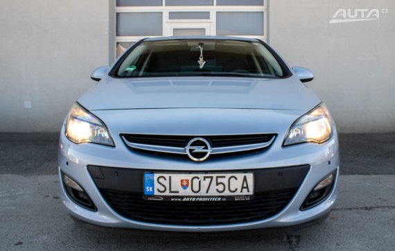 Opel Astra Notchback 1.6 CDTI / 100kW / M6 / AJ NA SPLÁTKY / PROTIÚČET 2014 stříbrná metalíza