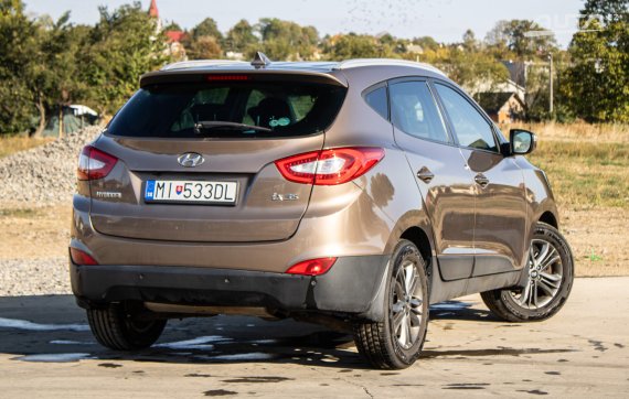 Hyundai ix35 1.6 GDI, 99kW (2015) / AJ NA SPLÁTKY / PROTIÚČET / 2015 hnědá