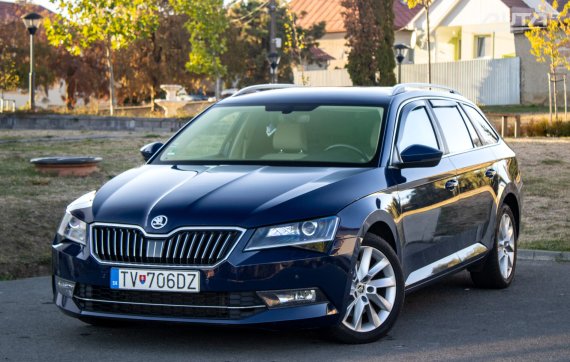 Škoda Superb Combi 2.0 TDI Laurin &amp; Klement / 140kW / M6 / ZÁRUKA / AJ NA SPLÁTKY / PROTIÚČET 2015 - hlavní pohled