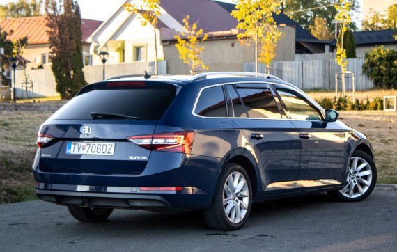 Škoda Superb Combi 2.0 TDI Laurin &amp; Klement / 140kW / M6 / ZÁRUKA / AJ NA SPLÁTKY / PROTIÚČET 2015 modrá