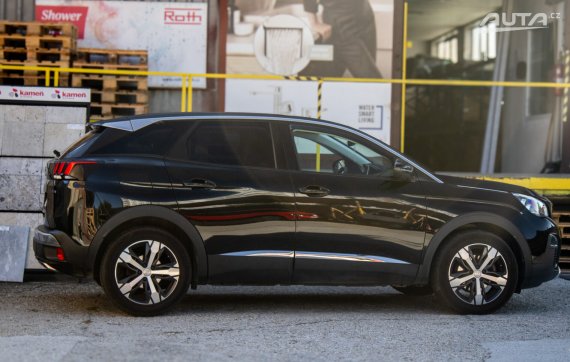 Peugeot 3008 1.2 PureTech Allure 96kW 2017 / AJ NA SPLÁTKY / PROTIÚČET 2017 černá