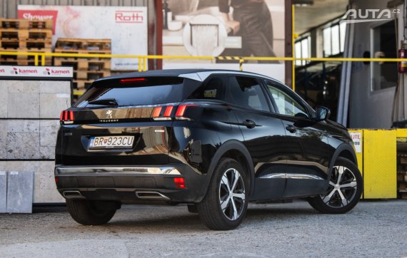 Peugeot 3008 1.2 PureTech Allure 96kW 2017 / AJ NA SPLÁTKY / PROTIÚČET 2017 černá
