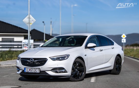Opel Insignia 1.5 Turbo 165k AT/6 2018 / AJ NA SPLÁTKY / PROTIÚČET 2018 - hlavní pohled