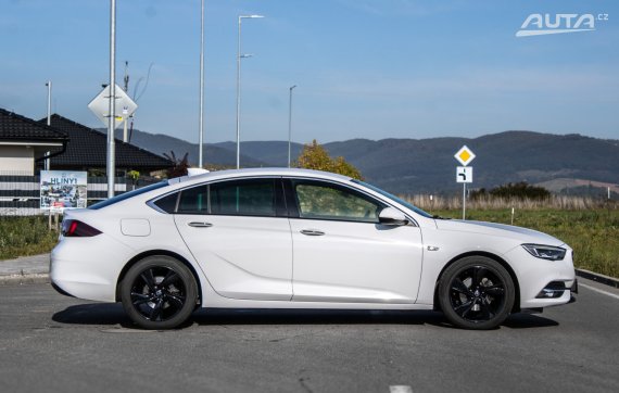 Opel Insignia 1.5 Turbo 165k AT/6 2018 / AJ NA SPLÁTKY / PROTIÚČET 2018 bílá