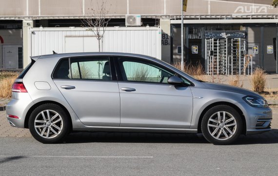 Volkswagen Golf 1.5 TSI DSG, 96kW (2019) / AJ NA SPLÁTKY / PROTIÚČET / 2019 stříbrná metalíza