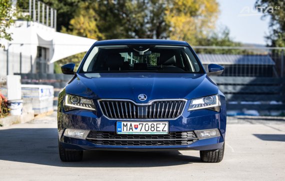 Škoda Superb 2.0 TDI Business 140kW AT/6 2017 / AJ NA SPLÁTKY / PROTIÚČET 2017 modrá