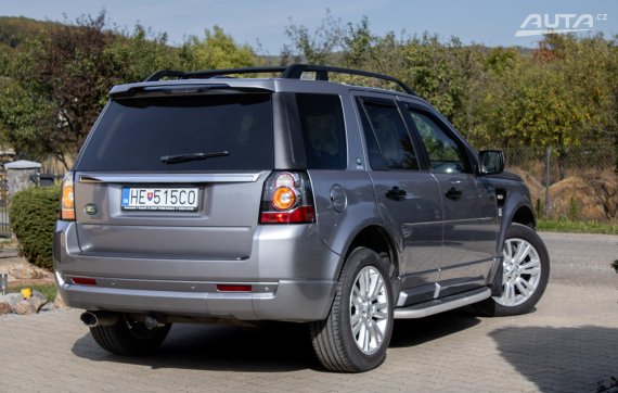 Land Rover Freelander 2 2.2 SD4 Overfinch / 140kW / A6 / ZÁRUKA / AJ NA SPLÁTKY / PROTIÚČET 2014 šedá