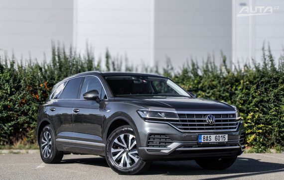 Volkswagen Touareg 2021 AWD 210kW 2021 šedá