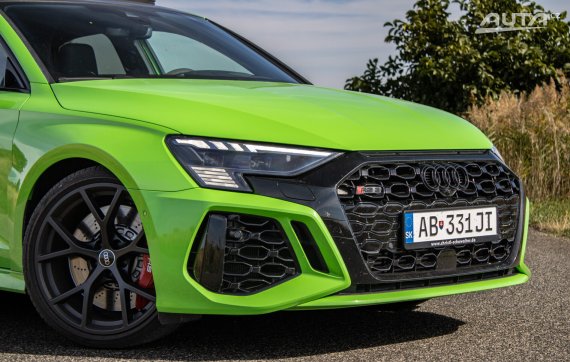 Audi RS3 Limousine Quattro, PANO, B&amp;O, 294kW, A7 / AJ NA SPLÁTKY / PROTIÚČET / 2023 zelená