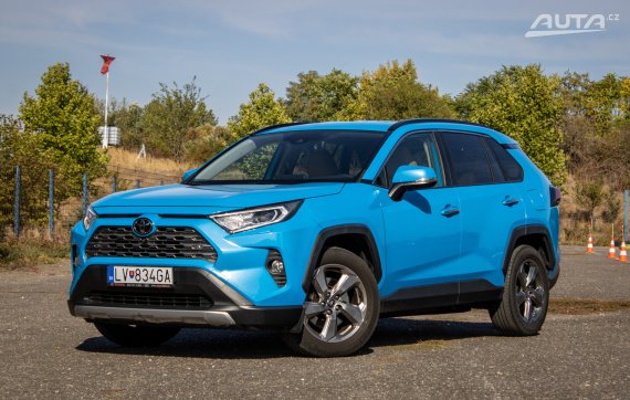 Toyota RAV4 2.0 I Valvematic Executive MDS AWD, 129 kW / AJ NA SPLÁTKY / PROTIÚČET / 2019 - hlavní pohled