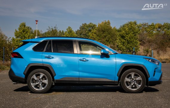 Toyota RAV4 2.0 I Valvematic Executive MDS AWD, 129 kW / AJ NA SPLÁTKY / PROTIÚČET / 2019 modrá