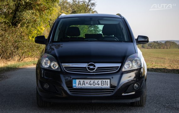 Opel Zafira Tourer 1.8 ECOTEC 140k, 103 kW, M5, 5d. / AJ NA SPLÁTKY / PROTIÚČET / 2012 černá