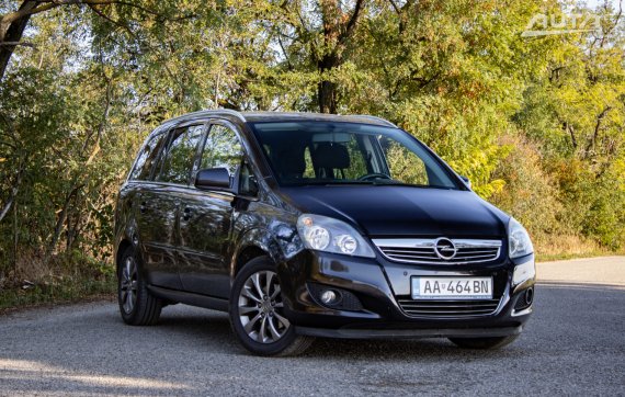 Opel Zafira Tourer 1.8 ECOTEC 140k, 103 kW, M5, 5d. / AJ NA SPLÁTKY / PROTIÚČET / 2012 černá