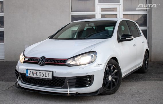 Volkswagen Golf 2.0 TFSI GTI Adidas Edition / 155kW / M6 / AJ NA SPLÁTKY / PROTIÚČET 2010 - hlavní pohled