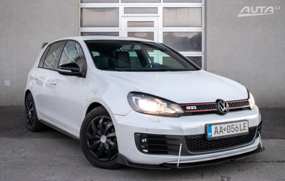 Volkswagen Golf 2.0 TFSI GTI Adidas Edition / 155kW / M6 / AJ NA SPLÁTKY / PROTIÚČET 2010 bílá