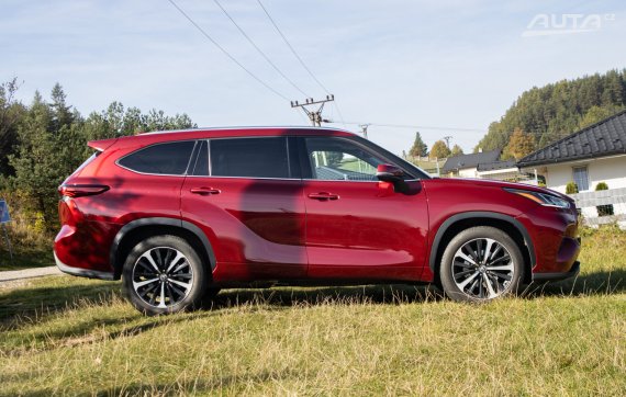 Toyota Highlander 2.5 Hybrid Executive AWD / 184kW / e-CVT / ZÁRUKA / AJ NA SPLÁTKY / PROTIÚČET 2022 červená