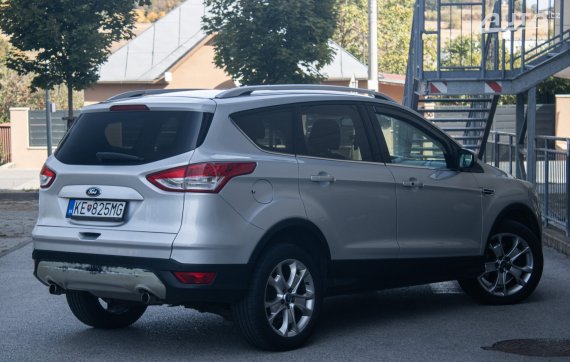 Ford Kuga 2.0 TDCi Duratorq 4x4 A/T, 103kW (2014) / AJ NA SPLÁTKY / PROTIÚČET / 2014 stříbrná metalíza
