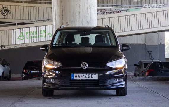 Volkswagen Touran 1.6 TDI Comfortline DSG, 85 kW (2017) / AJ NA SPLÁTKY / PROTIÚČET / 2017 černá