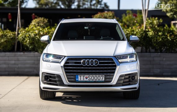 Audi Q7 3.0 TDI S-Line Quattro 200kW AT/8 2015 - 7 Miest / AJ NA SPLÁTKY / PROTIÚČET 2015 bílá