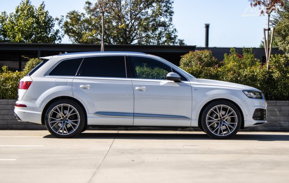 Audi Q7 3.0 TDI S-Line Quattro 200kW AT/8 2015 - 7 Miest / AJ NA SPLÁTKY / PROTIÚČET 2015 bílá