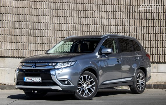 Mitsubishi Outlander 2.2 DI-D 4x4 / 110kW / A6 / ZÁRUKA / AJ NA SPLÁTKY / PROTIÚČET 2017 - hlavní pohled