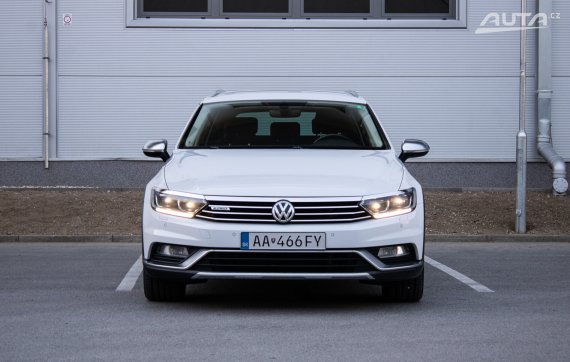 Volkswagen Passat Alltrack 2.0 TDI 4MOTION DSG, 140kW (2015) / AJ NA SPLÁTKY / PROTIÚČET / 2015 bílá
