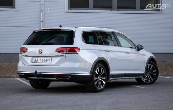 Volkswagen Passat Alltrack 2.0 TDI 4MOTION DSG, 140kW (2015) / AJ NA SPLÁTKY / PROTIÚČET / 2015 bílá