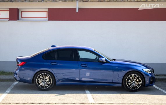 BMW Rad 3 G20 330i M Sport / 190kW / A8 / ZÁRUKA / AJ NA SPLÁTKY / PROTIÚČET 2019 modrá