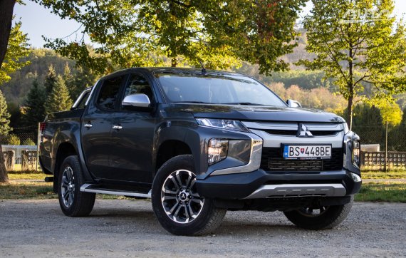 Mitsubishi L 200 2.3 Di-D Double Cab 4x4 A/T, 110kW (2022) / AJ NA SPLÁTKY / PROTIÚČET / 2022 šedá