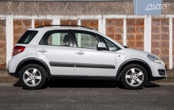 Suzuki SX4 1.6 4WD / 88kW / M5 / ZÁRUKA / AJ NA SPLÁTKY / PROTIÚČET 2013 bílá
