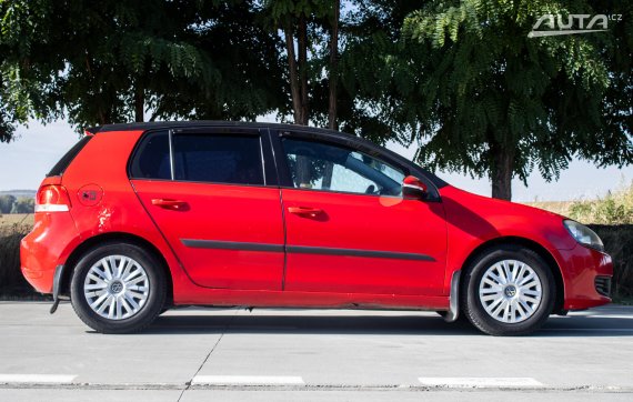 Volkswagen Golf 1.4, 59kW (2009) / AJ NA SPLÁTKY / PROTIÚČET / 2009 červená