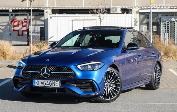 Mercedes-Benz C trieda Sedan 300 d mHEV A/T, 195kW (2021) / AJ NA SPLÁTKY / PROTIÚČET / 2021 - hlavní pohled