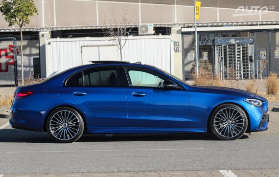 Mercedes-Benz C trieda Sedan 300 d mHEV A/T, 195kW (2021) / AJ NA SPLÁTKY / PROTIÚČET / 2021 modrá