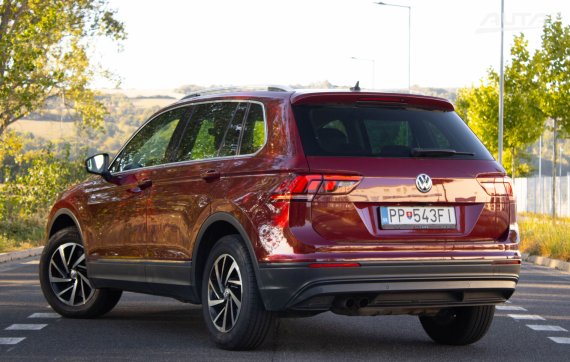 Volkswagen Tiguan 2.0 TSI DSG 4MOTION 2019 červená