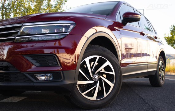 Volkswagen Tiguan 2.0 TSI DSG 4MOTION 2019 červená