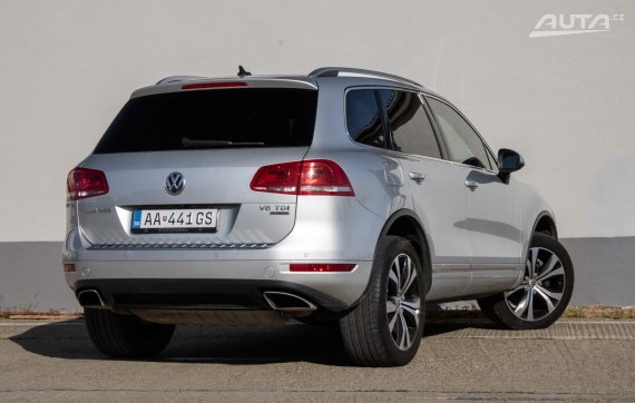 Volkswagen Touareg 3.0 TDI V6 BMT / 180kW / A8 / ZÁRUKA / AJ NA SPLÁTKY / PROTIÚČET 2014 stříbrná metalíza