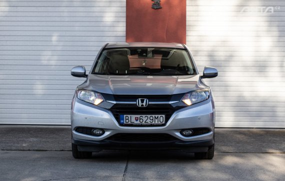 Honda HR-V 1.6 i-DTEC Elegance, 88kW (2016) / AJ NA SPLÁTKY / PROTIÚČET / 2016 stříbrná metalíza