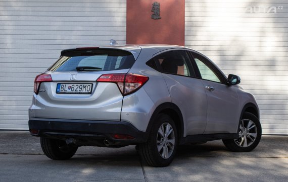 Honda HR-V 1.6 i-DTEC Elegance, 88kW (2016) / AJ NA SPLÁTKY / PROTIÚČET / 2016 stříbrná metalíza