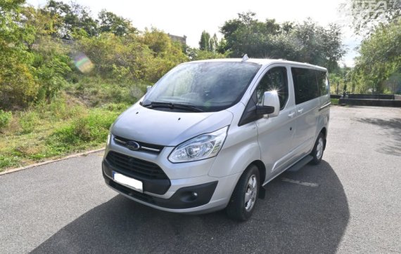 Ford Tourneo Custom 2.2 D Titanium L1, 114Kw, 173700km, 8 míst 2015 - hlavní pohled