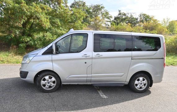 Ford Tourneo Custom 2.2 D Titanium L1, 114Kw, 173700km, 8 míst 2015 stříbrná metalíza
