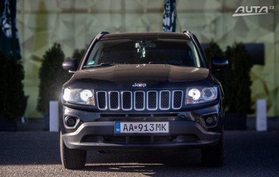 Jeep Compass 2.2L I4 CRD 4x4 120kW MT/6 / AJ NA SPLÁTKY / PROTIÚČET 2012 černá