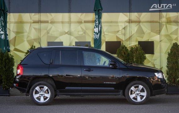 Jeep Compass 2.2L I4 CRD 4x4 120kW MT/6 / AJ NA SPLÁTKY / PROTIÚČET 2012 černá