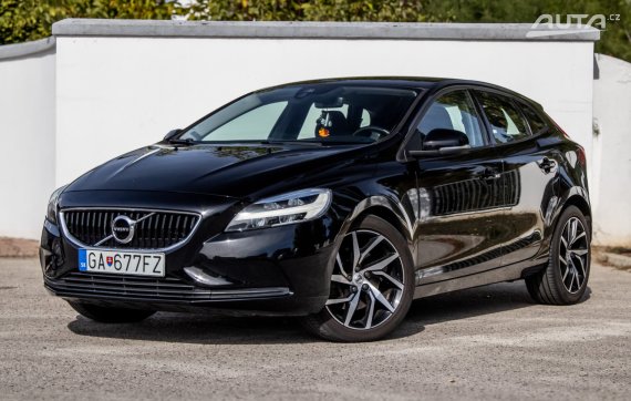 Volvo V40 D2 2.0L 88kW Geartronic 2017 / AJ NA SPLÁTKY / PROTIÚČET 2017 - hlavní pohled
