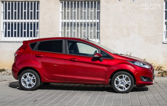 Ford Fiesta 1.0 EcoBoost 74kW MT/5 2015 / AJ NA SPLÁTKY / PROTIÚČET 2015 červená